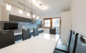 Golden GaPa Central Duplex Apartment 2